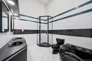 1027 Windermere Rd, Franklin Square, NY 11010 - Photo 31