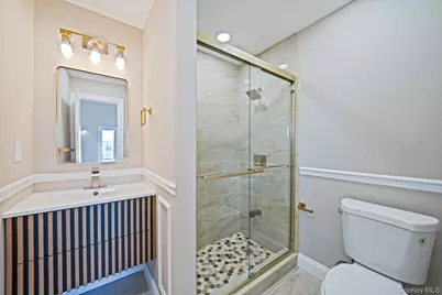 1027 Windermere Road, Franklin Square, NY 11010 - Photo 27