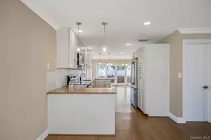 1027 Windermere Rd, Franklin Square, NY 11010 - Photo 7