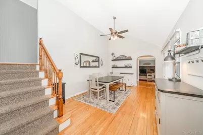 48 Butler Street, West Islip, NY 11795 - Photo 13