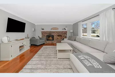 48 Butler Street, West Islip, NY 11795 - Photo 5