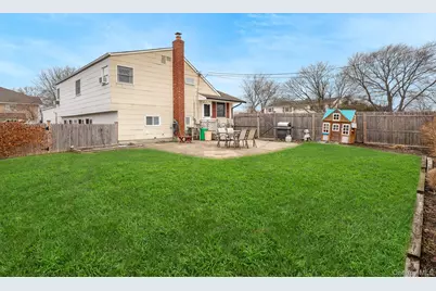 48 Butler Street, West Islip, NY 11795 - Photo 21