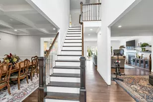 10 Beverly Rd, Farmingdale, NY 11735 - Photo 3