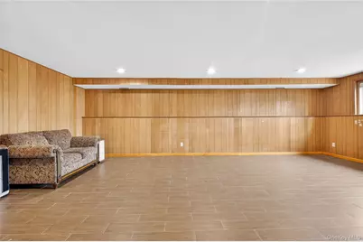 55 Executive Drive, Manhasset Hills, NY 11040 - Photo 29