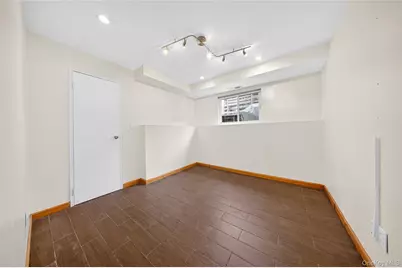 55 Executive Drive, Manhasset Hills, NY 11040 - Photo 33