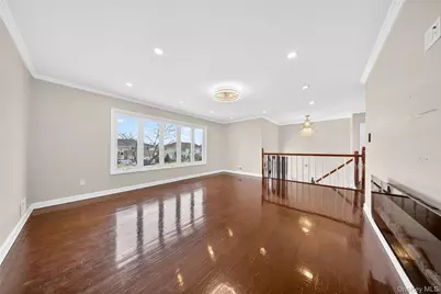 55 Executive Drive, Manhasset Hills, NY 11040 - Photo 9