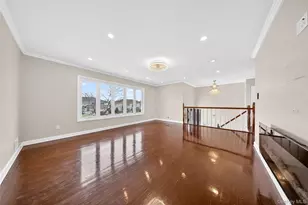 55 Executive Dr, Manhasset Hills, NY 11040 - Photo 9