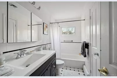 23 N Westbury Road, Hampton Bays, NY 11946 - Photo 9