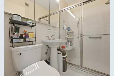 26910 Grand Central Parkway #31B, Floral Park, NY 11005 - Photo 19