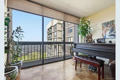 26910 Grand Central Parkway #31B, Floral Park, NY 11005 - Photo 9