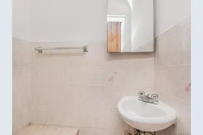 986 Neill Avenue, Bronx, NY 10462 - Photo 19