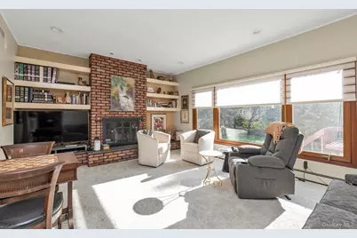 2038 Berfond Court, Merrick, NY 11566 - Photo 11