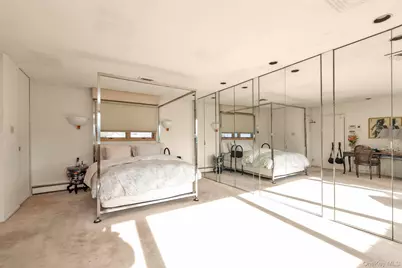 2038 Berfond Court, Merrick, NY 11566 - Photo 19