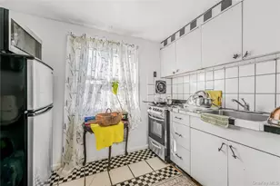 233 Clunie Ave, Yonkers, NY 10703 - Photo 21