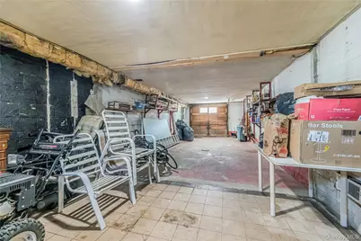 233 Clunie Avenue, Yonkers, NY 10703 - Photo 27