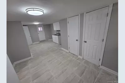 932 E 215th Street, Bronx, NY 10469 - Photo 17
