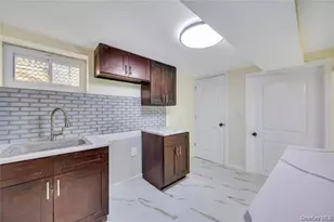 100-35 204th St, Hollis, NY 11423 - Photo 31