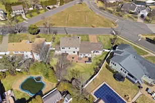 102 Peconic Dr S, Massapequa, NY 11758 - Photo 41