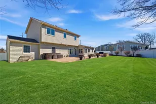 102 Peconic Dr S, Massapequa, NY 11758 - Photo 37