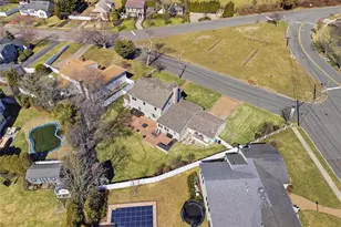 102 Peconic Dr S, Massapequa, NY 11758 - Photo 3