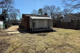 21 Sherwood Dr, Mastic Beach, NY 11951 - Photo 17