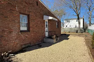 21 Sherwood Dr, Mastic Beach, NY 11951 - Photo 15