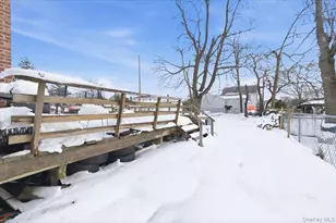 21 Oak Ave, Inwood, NY 11096 - Photo 17