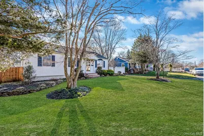 47 Thorburn Avenue, Patchogue, NY 11772 - Photo 9