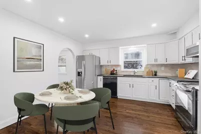 21 Park Avenue W, White Plains, NY 10607 - Photo 9