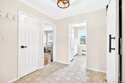 66 Robins Crescent #66, New Rochelle, NY 10801 - Photo 17