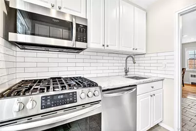 66 Robins Crescent #66, New Rochelle, NY 10801 - Photo 19