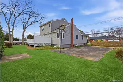 219 E John Street, Lindenhurst, NY 11757 - Photo 25