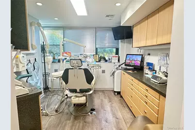 210 Atlantic Avenue #AA3, Lynbrook, NY 11563 - Photo 3