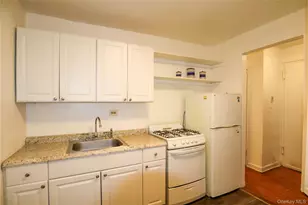 87-20 175th St, Jamaica, NY 11432 - Photo 7