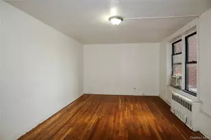 87-20 175th St, Jamaica, NY 11432 - Photo 3