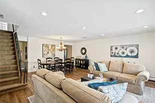 18 Bridle Ln, Hicksville, NY 11801 - Photo 11