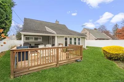 18 Bridle Lane, Hicksville, NY 11801 - Photo 25