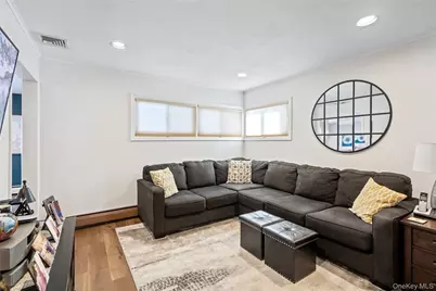 18 Bridle Lane, Hicksville, NY 11801 - Photo 13