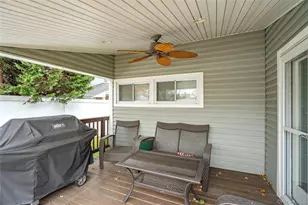 18 Bridle Ln, Hicksville, NY 11801 - Photo 29