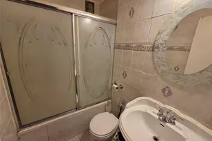 86-10 151 St, Howard Beach, NY 11414 - Photo 9