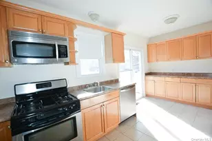 26 St Pauls Pl, New Rochelle, NY 10801 - Photo 5