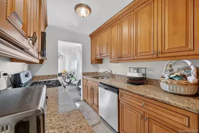 150 Glenwood Avenue #F5, Yonkers, NY 10703 - Photo 9