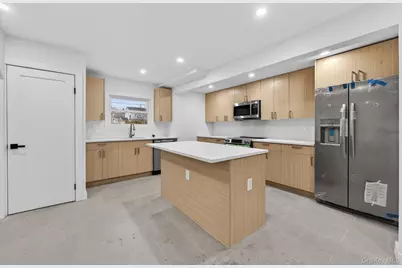 3079 Fearn Place, Bronx, NY 10465 - Photo 3