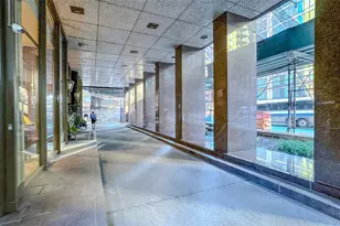 300 E 40th St, New York, NY 10016 - Photo 17