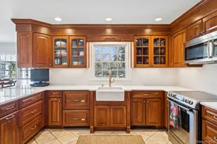 31 Fox Hunt Ln, Cold Spring Harbor, NY 11724 - Photo 11