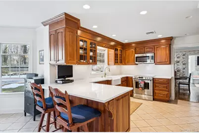 31 Fox Hunt Lane, Cold Spring Harbor, NY 11724 - Photo 13