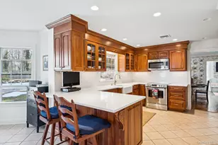 31 Fox Hunt Ln, Cold Spring Harbor, NY 11724 - Photo 13