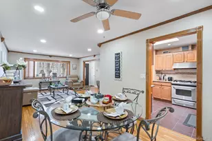 572 S Bayview Ave, Freeport, NY 11520 - Photo 7