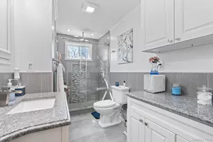 572 S Bayview Ave, Freeport, NY 11520 - Photo 15