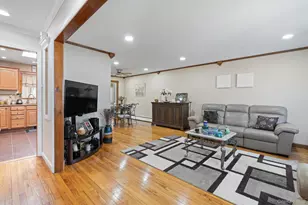 572 S Bayview Ave, Freeport, NY 11520 - Photo 3